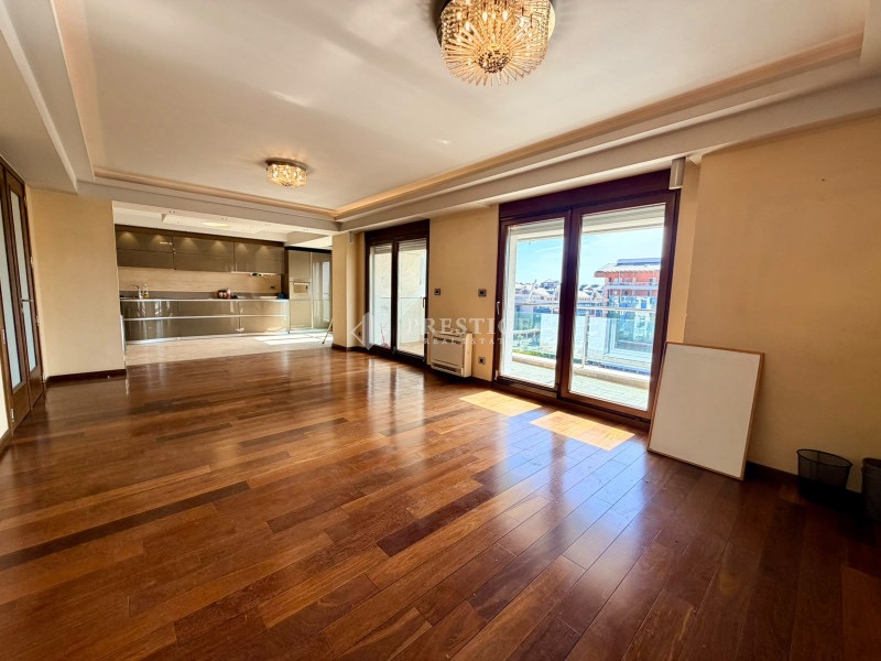 Prodaja, Dvosoban stan, 142m², Preko Morače, Podgorica