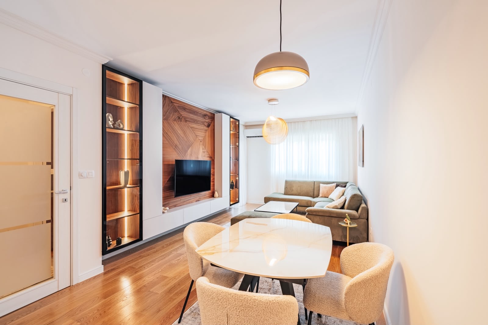 Izdavanje, Jednosoban stan, 50m², Central Point, Podgorica
